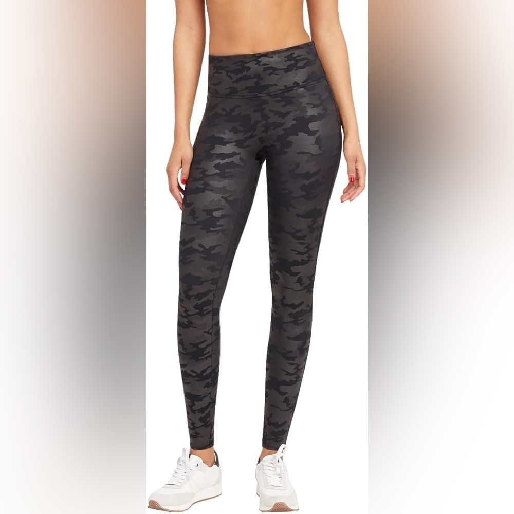 SPANX Faux‎ Leather Camo Leggings Matte Black Camo Size Large